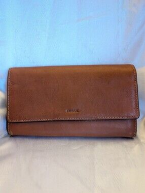 Fossil Logan Leather RFID Flap Clutch Wallet Brown